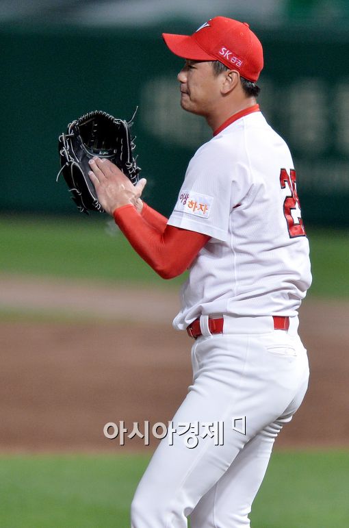[포토]김광현, '5이닝 1안타 무실점, 에이스의 위력'