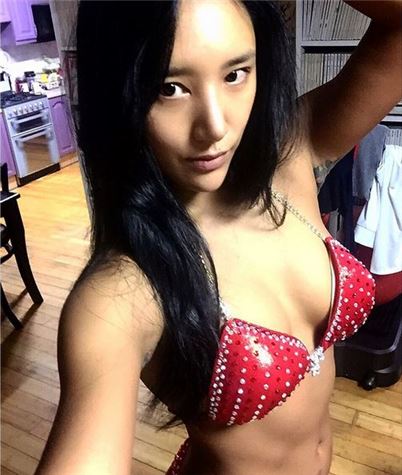 정아름, 붉은색 비키니 사진 공개…"나의 야심찬 새 비키니"