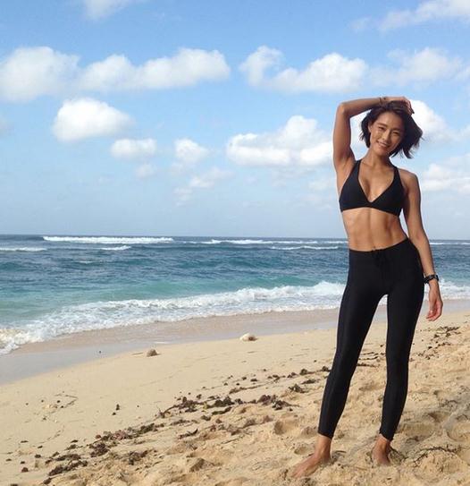 가희 완벽한 11자 복근…서핑으로 다져진 몸매?