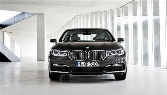 독일서 펼치는 명차극장… BMW·아우디·현대차 첨단기술 대거 공개