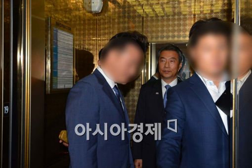 [포토]정종섭 장관 '국감 시작도 못하고 정회' 