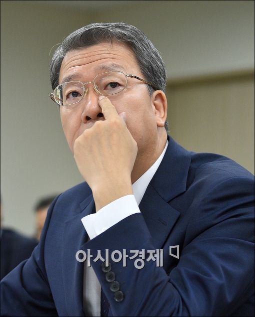 [포토]굳은 표정의 임환수 국세청장