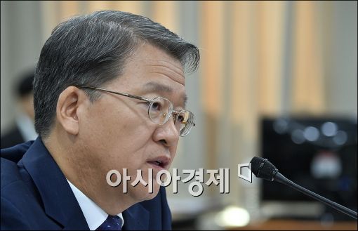 [포토]답변하는 임환수 국세청장