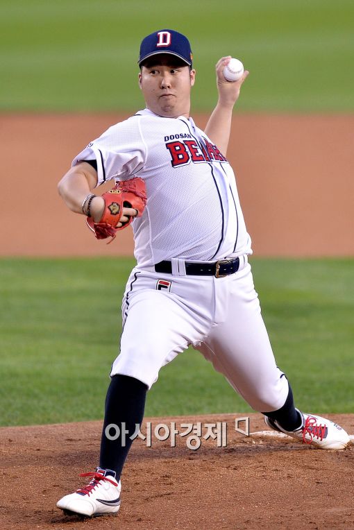 [포토]역투하는 두산 선발 유희관