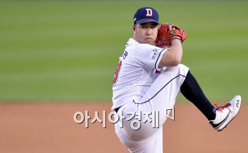 [포토]유희관, '다승왕을 향한 힘찬 와인드업'