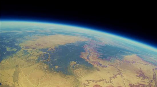 대기권 밖 '고프로'가 촬영한 우주…아름답다