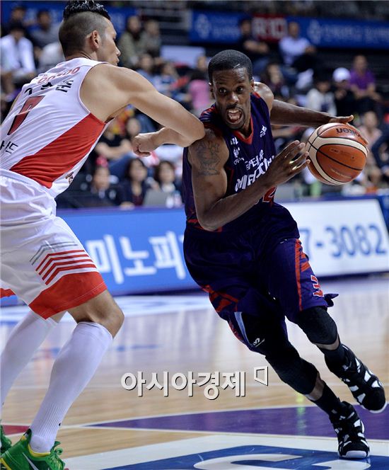 '헤인즈 29점' 오리온, LG에 86-82 승…선두 수성