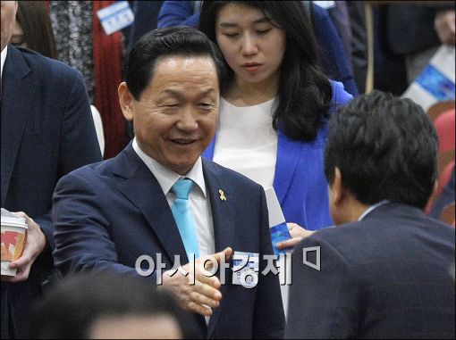 [포토]중앙위 참석하는 김상곤 혁신위원장