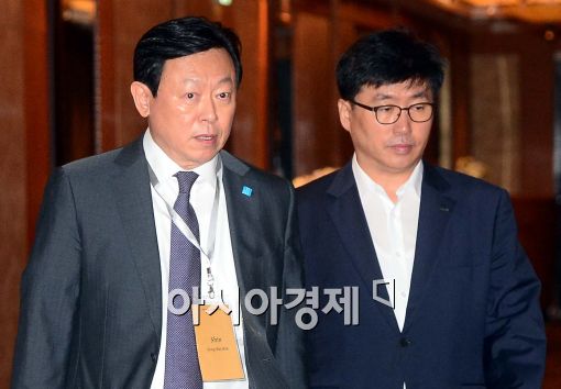 [포토]긴장한 신동빈 회장