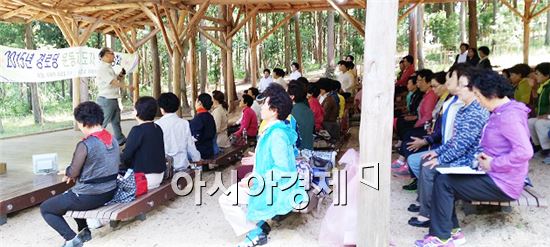 장흥군, 건강100세 경로당 운동지도자 역량강화 교육 실시