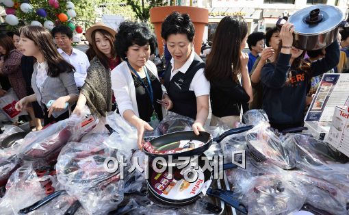 [포토]테팔-초록우산 어린이재단, 사랑 나눔 바자회 개최