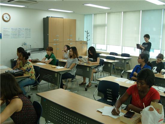 강남구, 외국인 대상 한국운전면허 학과시험 대비반 운영