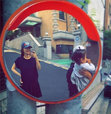 한재석 박솔미 부부, 단란한 세 가족 일상…'11월엔 네 가족으로'