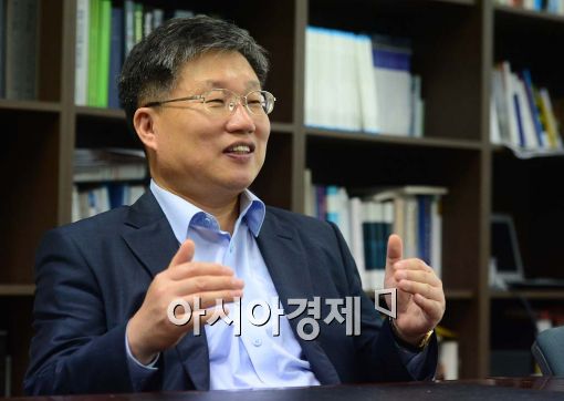 [아시아초대석]김동주 국토연구원 원장 "'전월세의 엔젤 역할'…합리적 다주택자를 키우자"