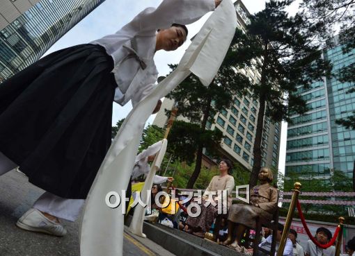 [포토]소녀들의 한을 담아 