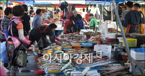 [포토]붐비는 모란시장