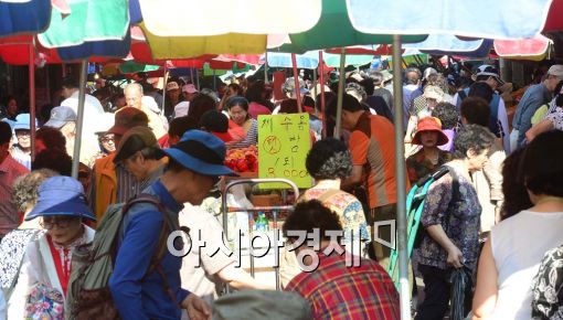 [포토]추석 앞두고 북적이는 재래시장 
