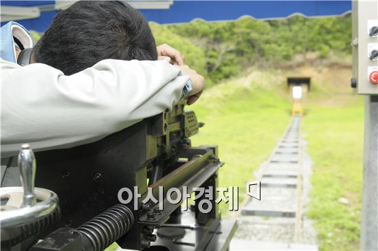 [보름달만 둥둥…시름 깊은 방위산업]①방위산업 정부가 뒤흔든다