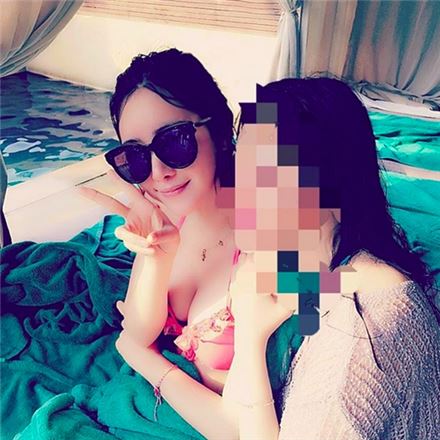 홍수아, 볼륨감 드러난 비키니 몸매 과시…"어푸어푸"