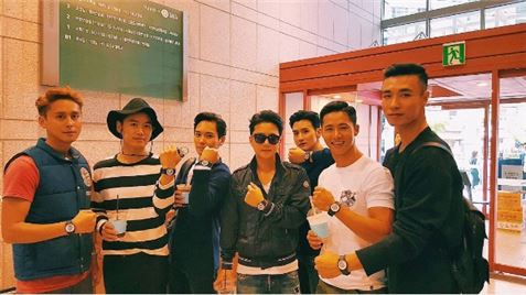 '심폐소생송' 클릭비 노민혁, 출연 후 멤버들에 시계 선물…인증샷 공개