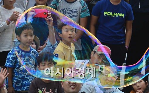 [포토]'형, 우리 갇혔나봐' 