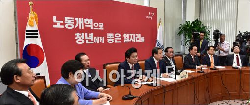 [포토]발언하는 김무성 대표