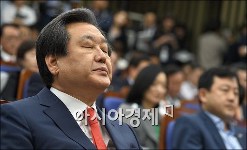 김무성 최고위원회의 불참…원유철 "개인사정 때문"