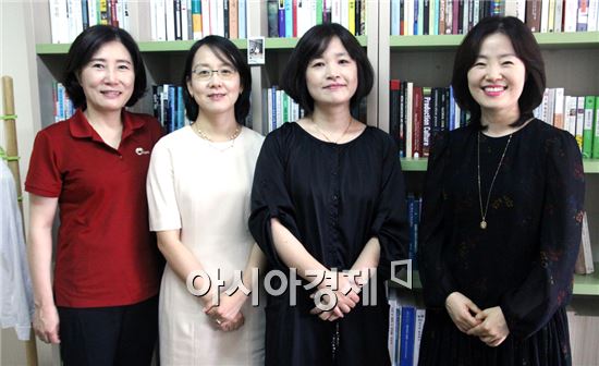 채영란, 최인숙, 김은아, 한선 교수(왼쪽부터)