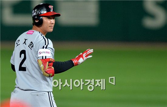 LG 오지환, 동점 솔로 홈런… 시즌 7호