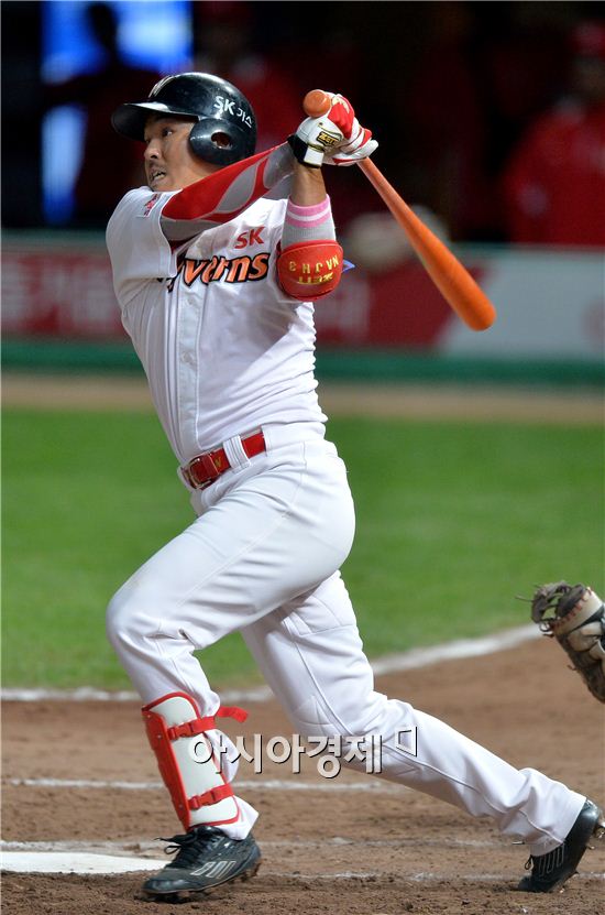 [포토]나주환, '추가 1타점 2루타'