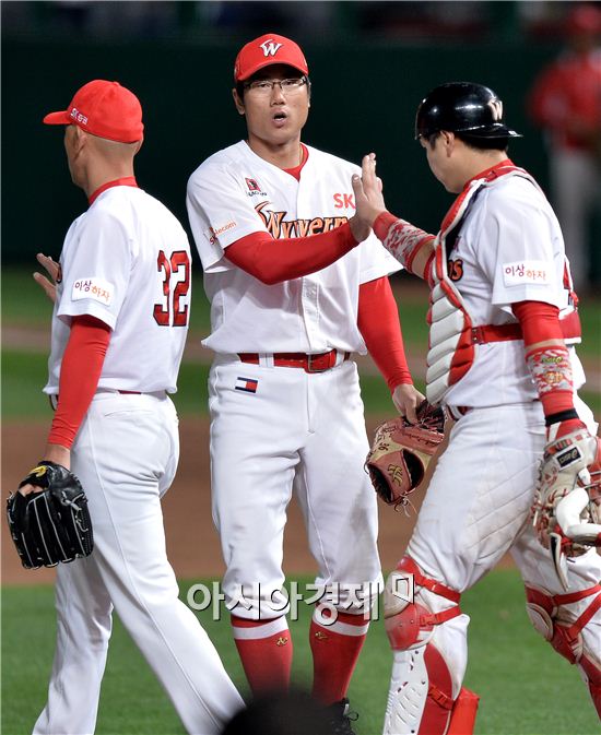 [포토]박정권, '우리에게 가을은 뜨거운 계절!'