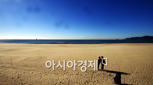 [포토]파란 하늘 속 해운대 해수욕장