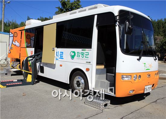 함평군보건소(보건소장 박성희)는 2일 월야면 내세경로당에서 지역 어르신 및 월야면 기관·단체장 100여명을 모시고 치과이동진료 발대식을 가졌다.
