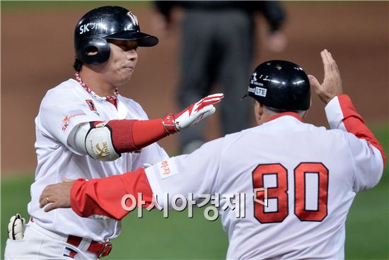 [포토]박재상, '투런포로 추격을 알리다'