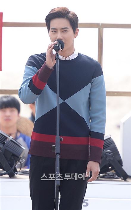 '글로리데이' 수호, 팬들에 당부…"한국 영화 사랑해달라"