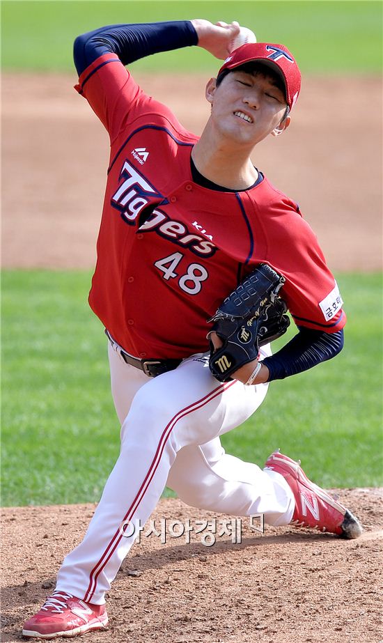 [포토]홍건희, '혼신의 피칭'