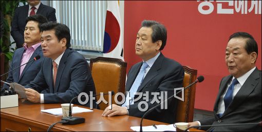 [포토]발언하는 원유철 원내대표
