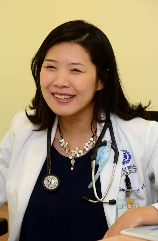 [W리더십]최연소 의사협회 대변인, 신현영 홍보이사·서남대 교수