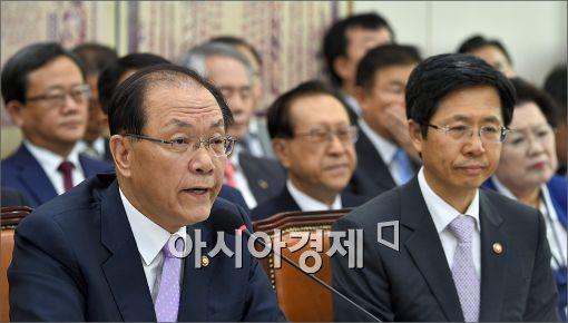 "검토 中" 발언 멈춘 황우여…한국사교과서 국정화 발표 임박