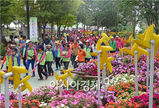 [포토]곡성심청축제 개막을 알리는 주민건강걷기대회