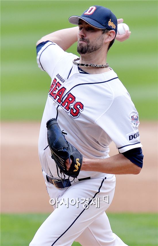 [포토]역투하는 두산 선발 니퍼트