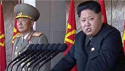 10일 노동당 창건 70주년 기념 열병식에서 연설하는 김정은 북한 국방위원회 제1위원장.