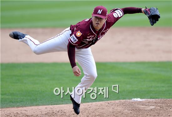 [포토]역투하는 넥센 손승락