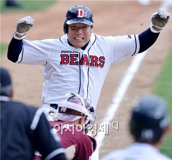 [포토]홈으로 쇄도하는 두산 김현수