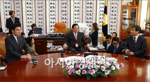 [포토]정의화 의장, 여야 원내대표 회담