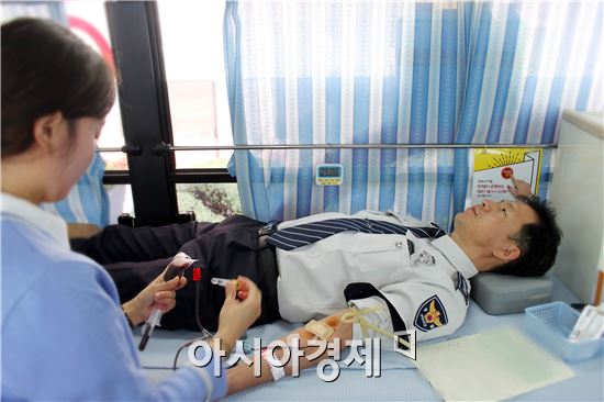 함평경찰, 사랑의 릴레이 헌혈 동참