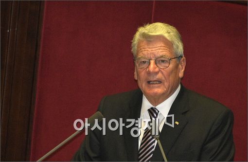 [포토]국회 연설하는 요아힘 가우크 독일 대통령