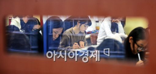 [포토]수능 전 마지막 고3 전국연합학력평가 실시