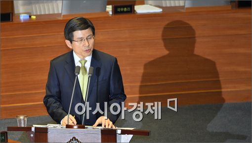 [포토]답변하는 황교안 총리