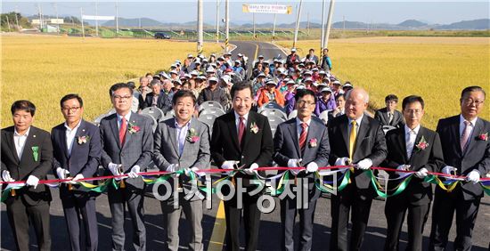 이낙연 전남지사, 보성 벌교 꼬막 종묘배양장 진입도로 준공식 참석